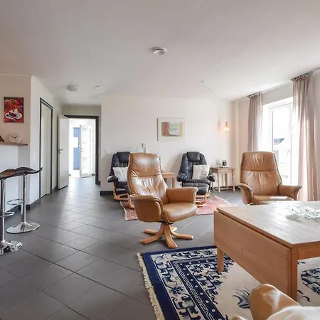 Vakantiehuis Three-bedroom Holiday In