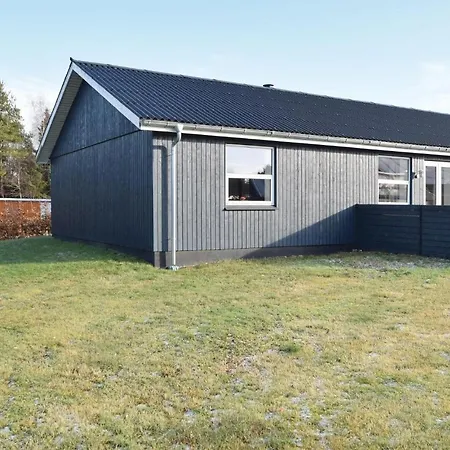 Three-bedroom Holiday In * Fårvang